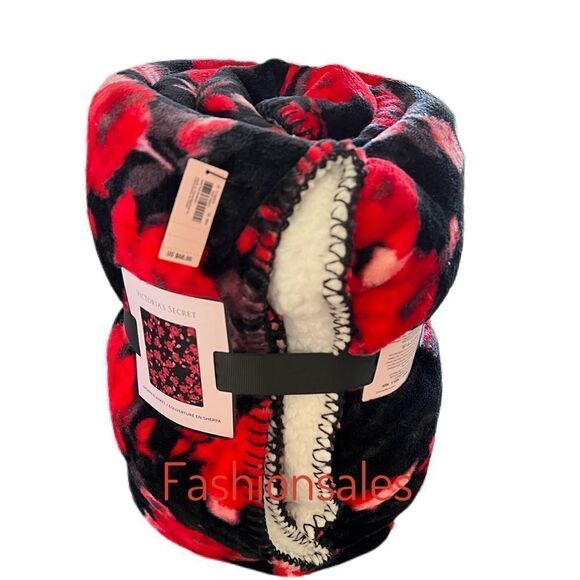 Victoria’s Secret Limited Edition Red Floral Sherpa Cozy Trow Blanket 50”x60” - Picture 2 of 9